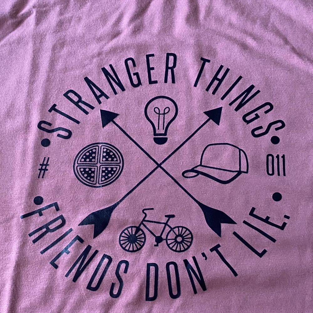 Women’s medium dusty rose Stranger Things Tshirt